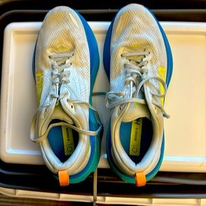 Hoka Sneakers. Bondi 8